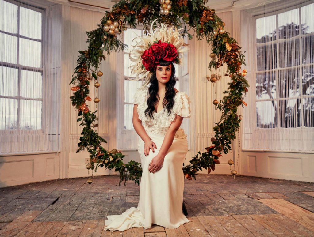 Alternative Christmas Wedding Styled Shoot in reds and golds