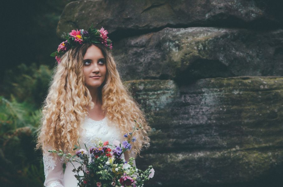 An Autumn Equinox 1970s Vintage Wedding Photo Shoot