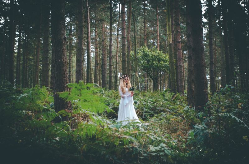 An Autumn Equinox 1970s Vintage Wedding Photo Shoot