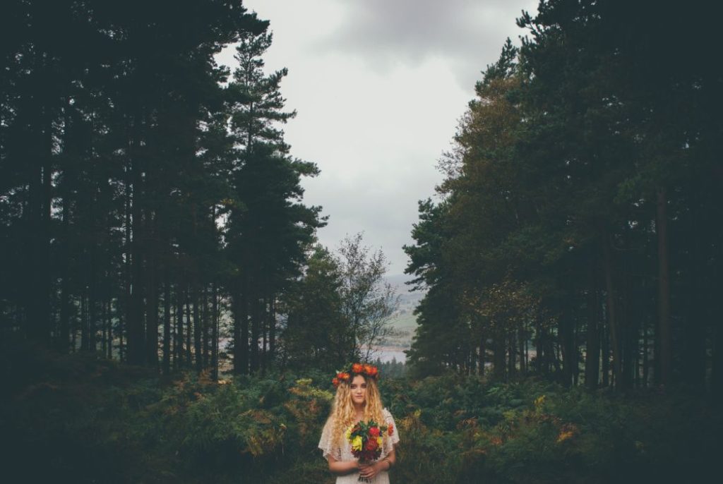 An Autumn Equinox 1970s Vintage Wedding Photo Shoot