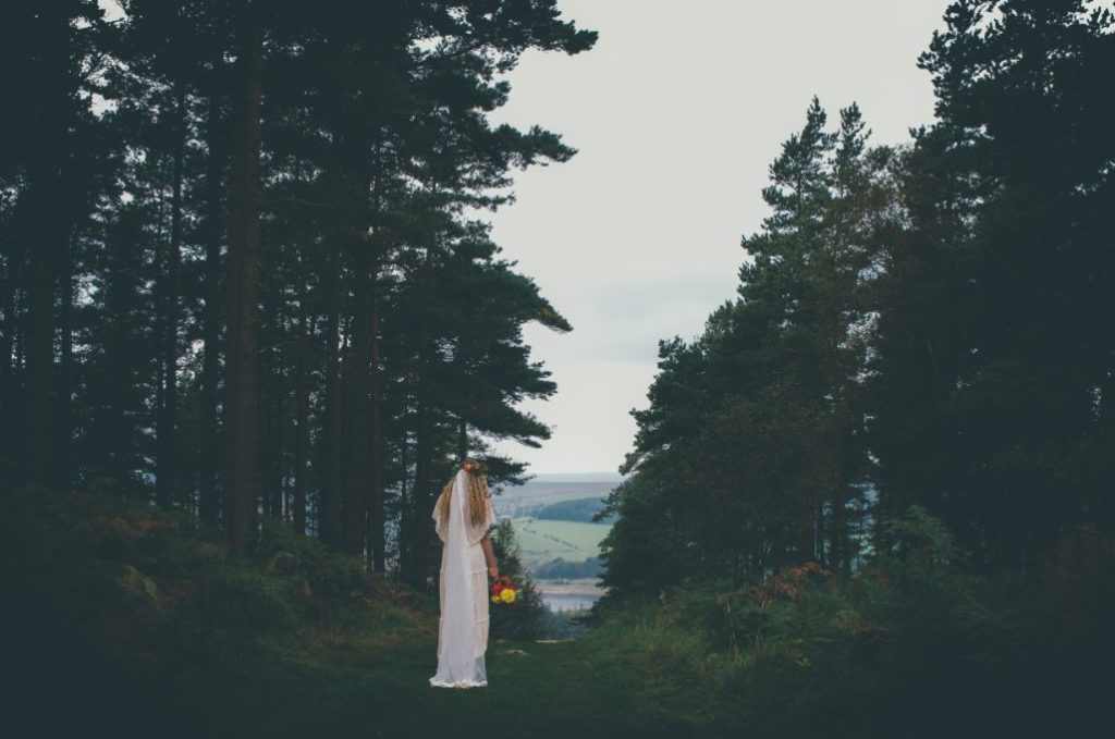 An Autumn Equinox 1970s Vintage Wedding Photo Shoot