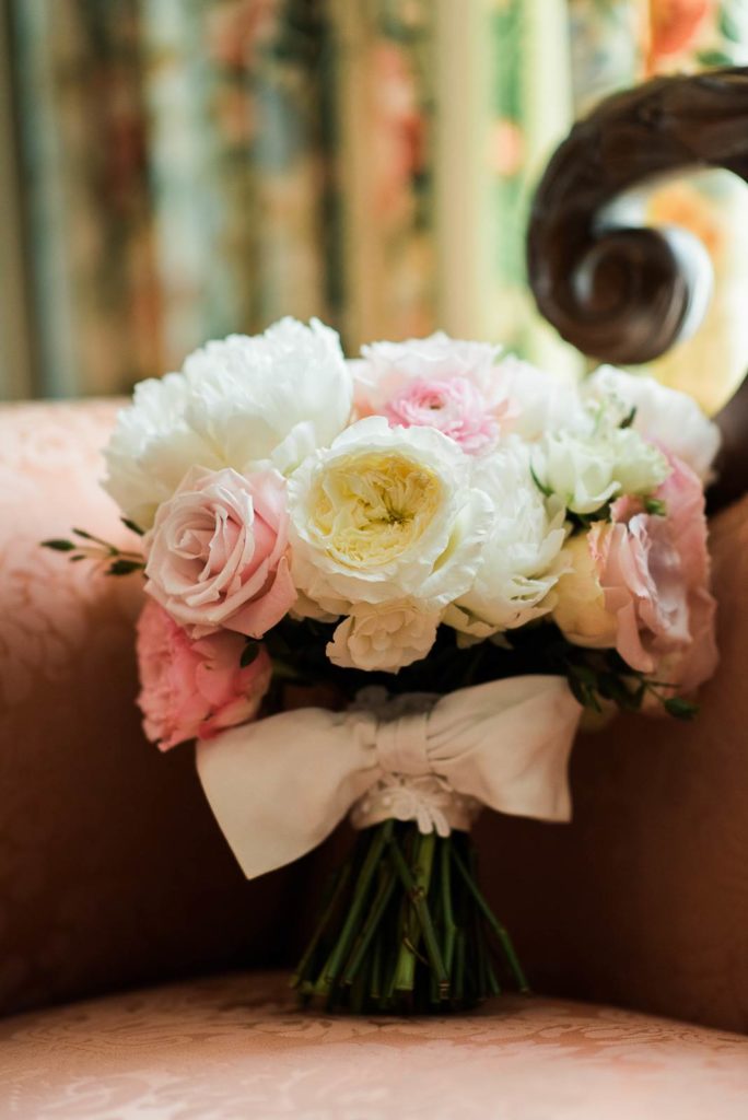 A pretty pastel wedding with vintage details