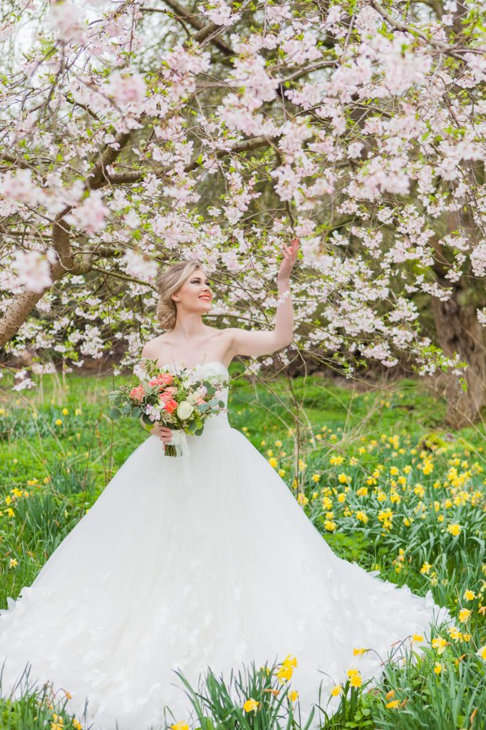 Luxe Country Garden Wedding Inspiration at 'That Amazing Place'