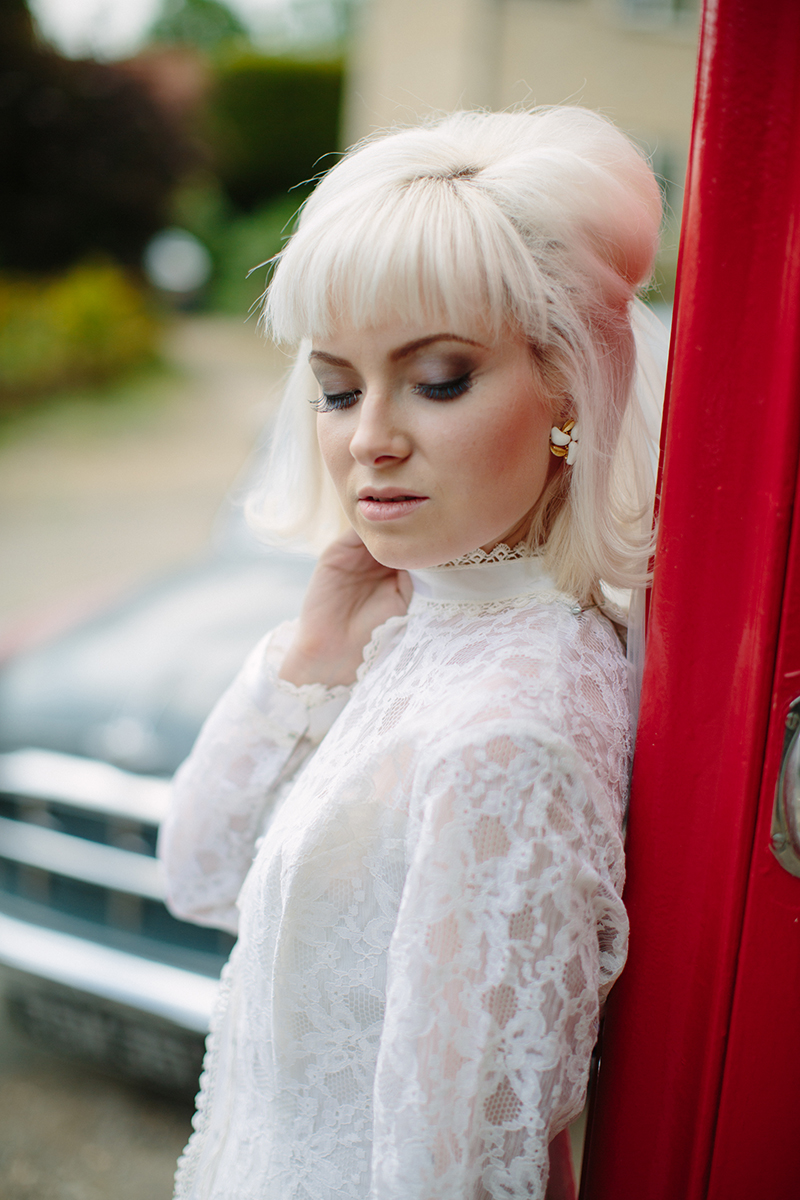 1960's Wedding Inspiration with Daisy Details and Button Bouquets