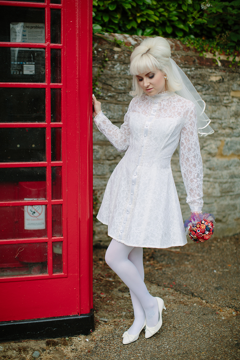 1960's Wedding Inspiration with Daisy Details and Button Bouquets