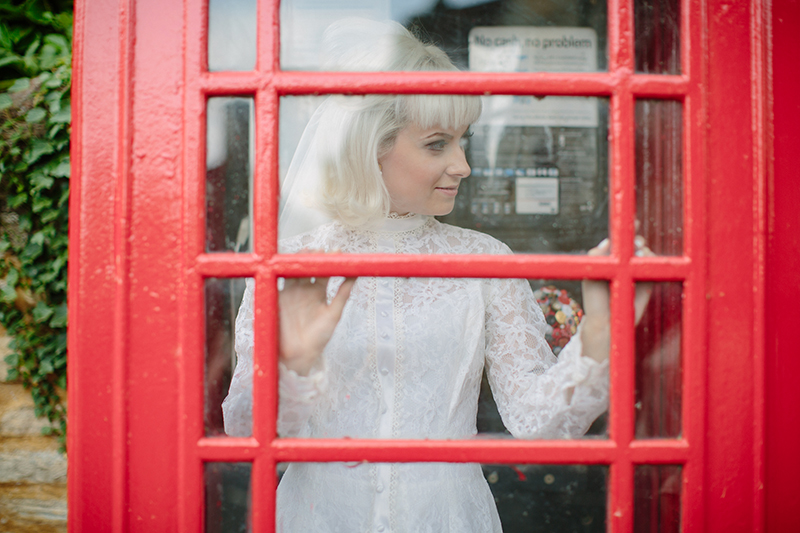 1960's Wedding Inspiration with Daisy Details and Button Bouquets