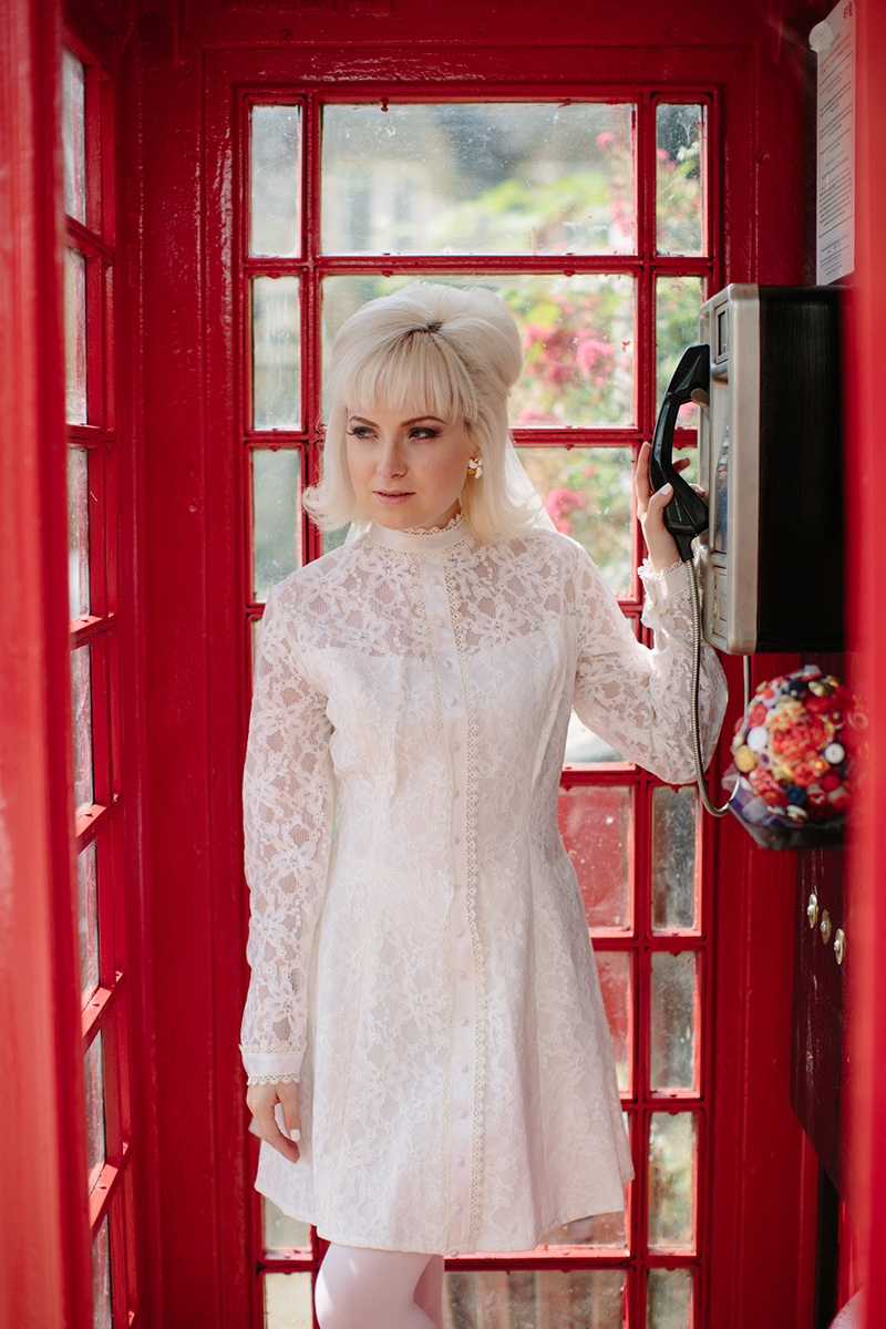 1960's Wedding Inspiration with Daisy Details and Button Bouquets