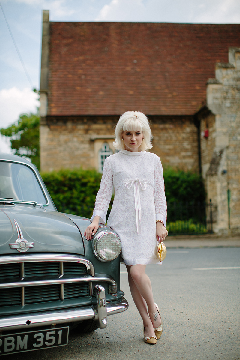 1960's Wedding Inspiration with Daisy Details and Button Bouquets