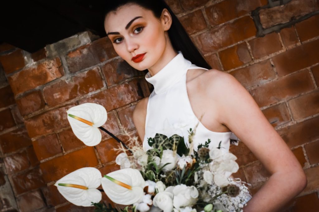 Industrial Luxe Wedding at Deighton Lodge With Simple Chic Style