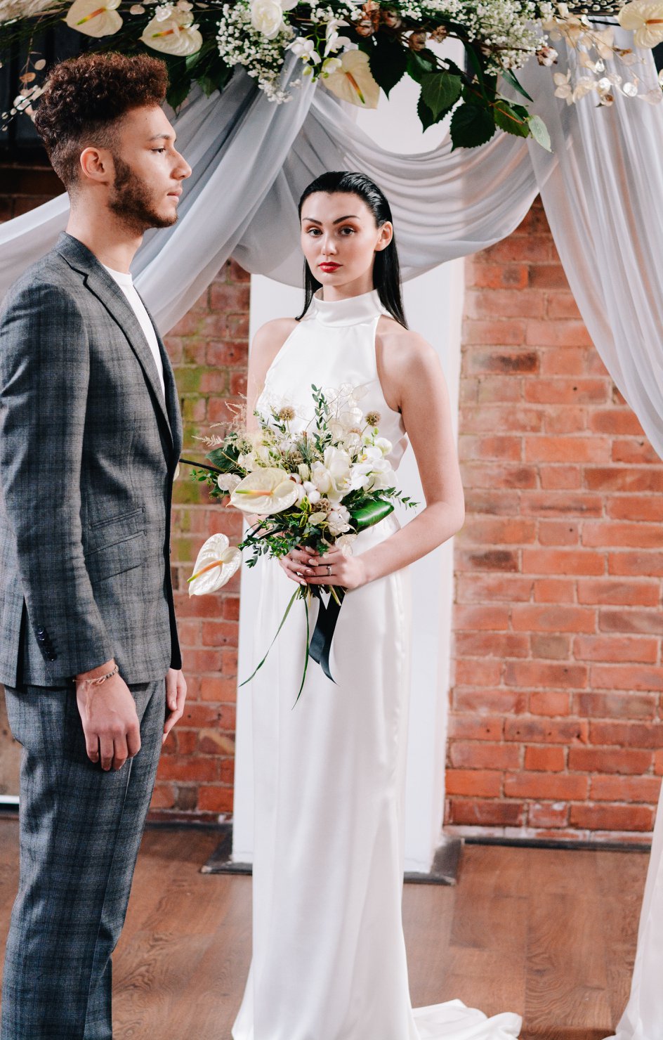 Industrial Luxe Wedding at Deighton Lodge With Simple Chic Style