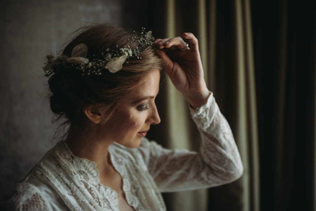 Ethical Vintage Elopement in Cambridge With 1940's Dress and Styling