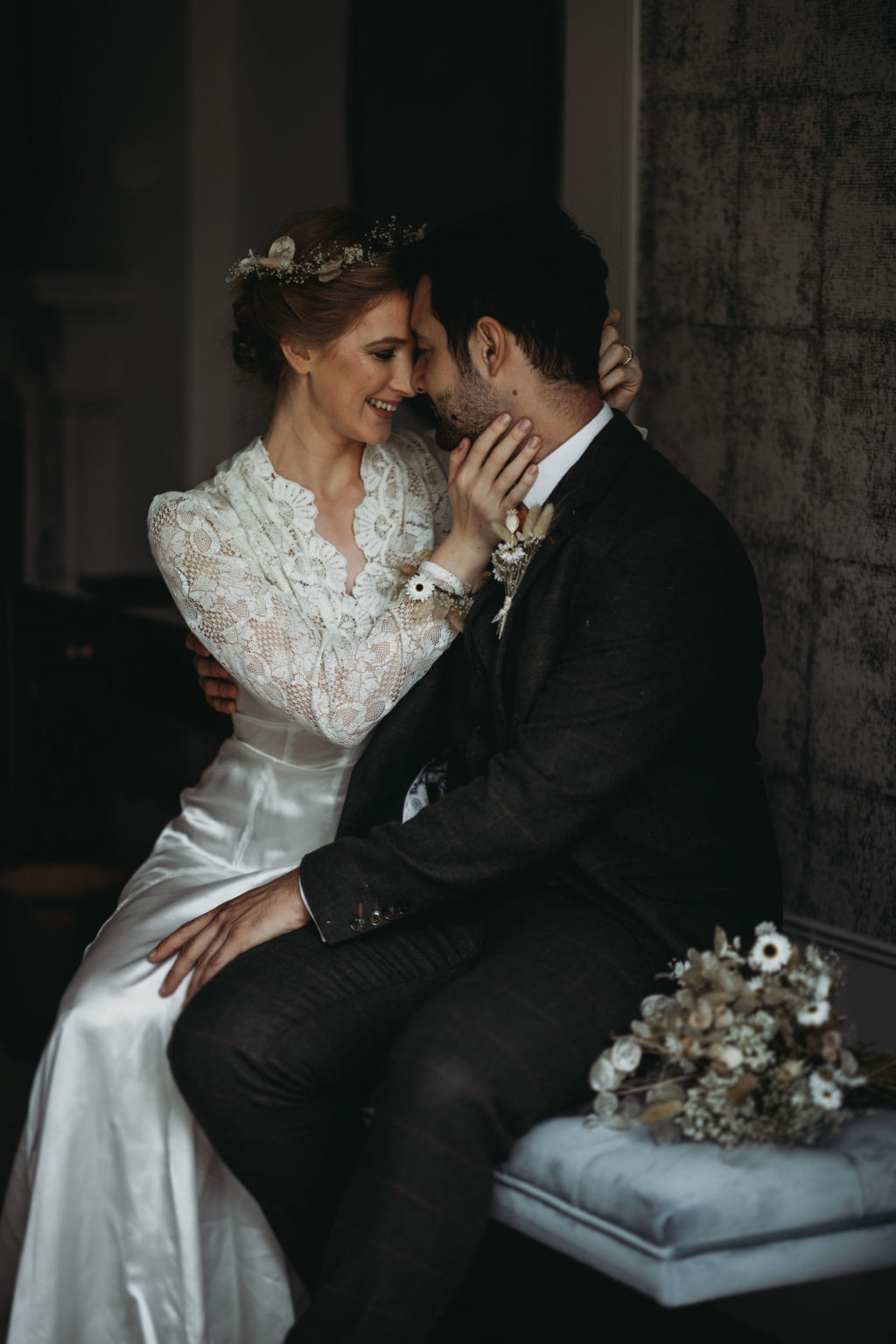 Ethical Vintage Elopement in Cambridge With 1940's Dress and Styling