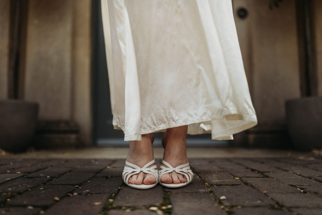 Ethical Vintage Elopement in Cambridge With 1940's Dress and Styling