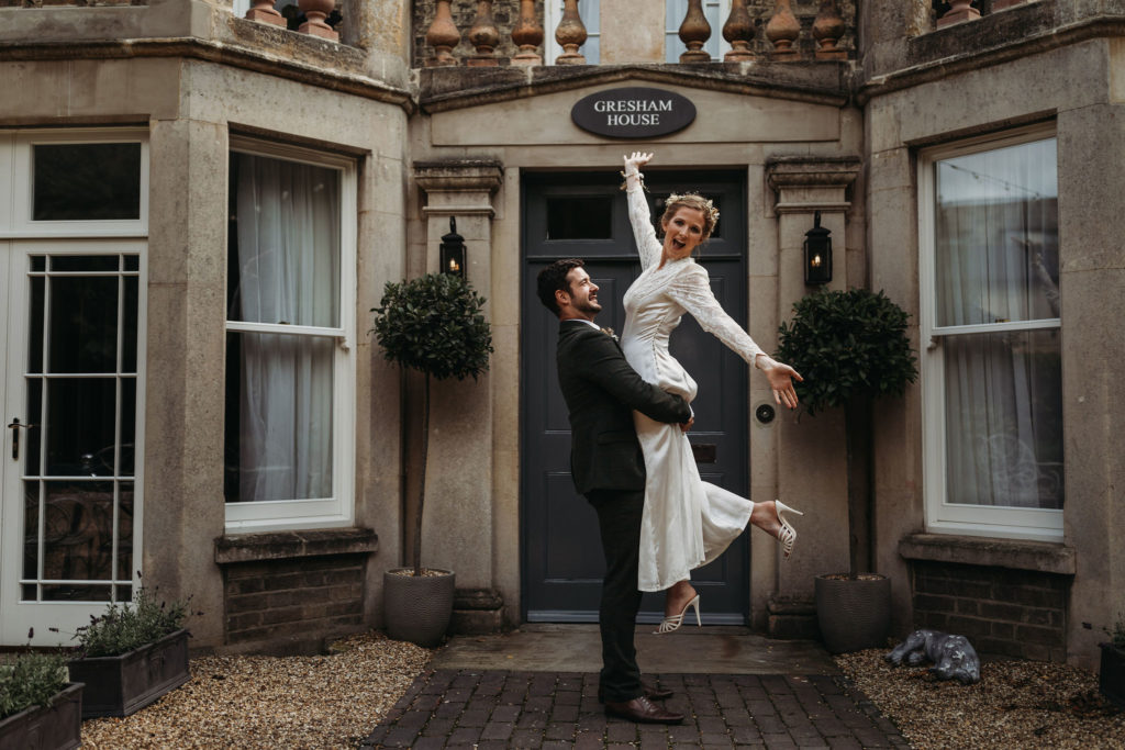 Ethical Vintage Elopement in Cambridge With 1940's Dress and Styling
