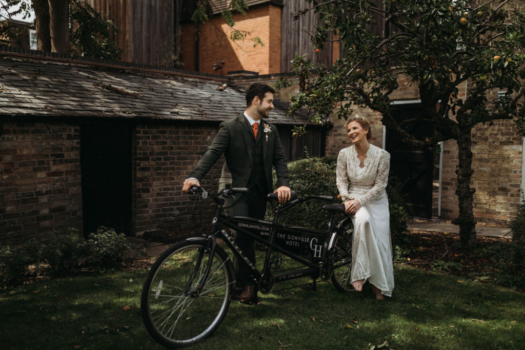 Ethical Vintage Elopement in Cambridge With 1940's Dress and Styling