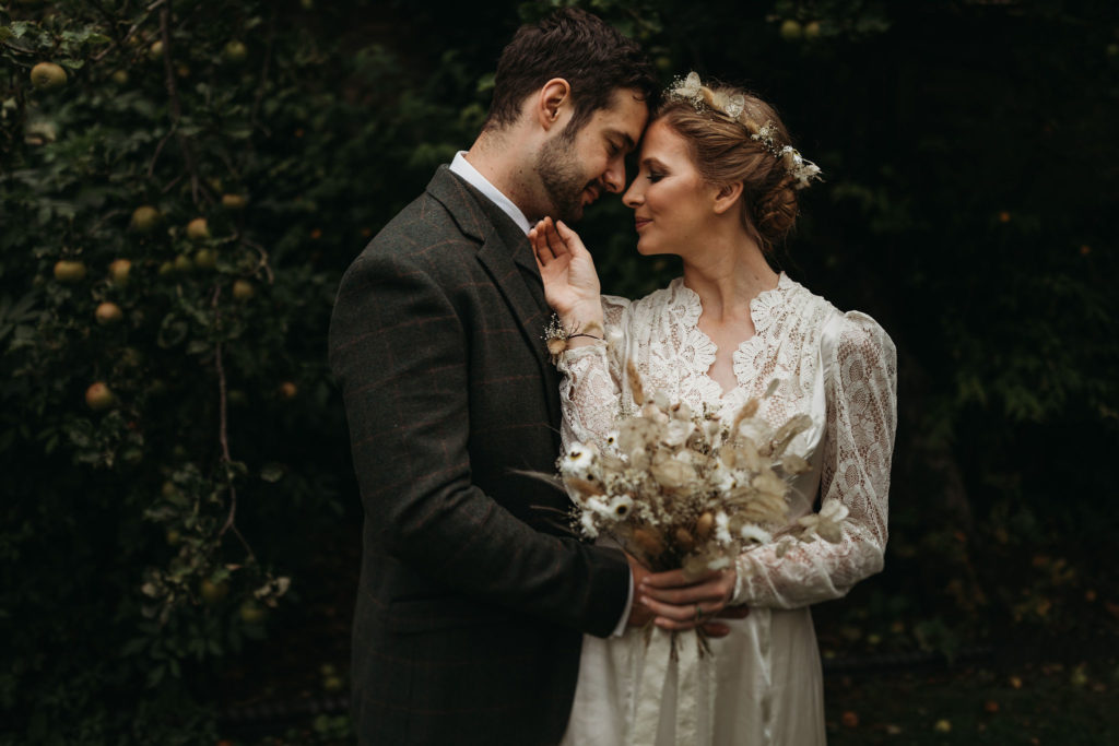 Ethical Vintage Elopement in Cambridge With 1940's Dress and Styling