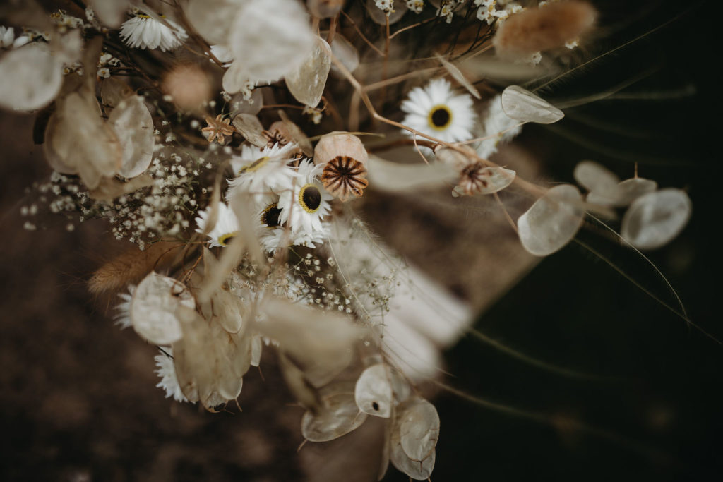 Ethical Vintage Elopement in Cambridge With 1940's Dress and Styling