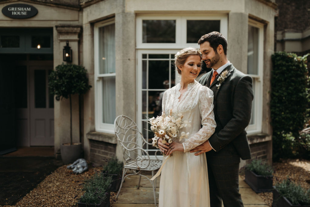 Ethical Vintage Elopement in Cambridge With 1940's Dress and Styling