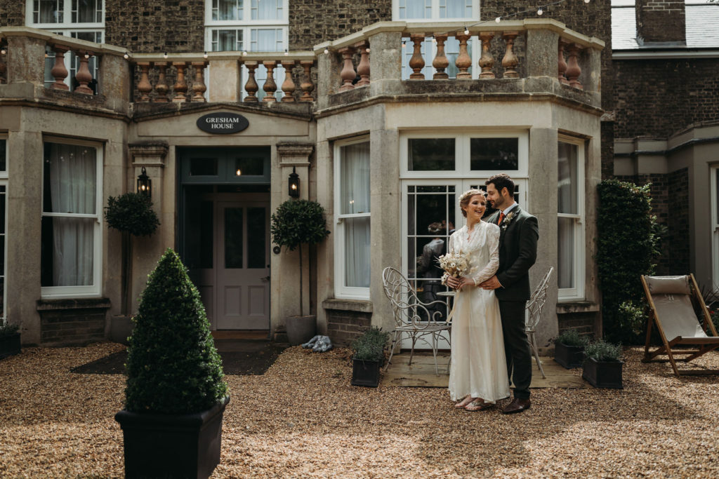 Ethical Vintage Elopement in Cambridge With 1940's Dress and Styling