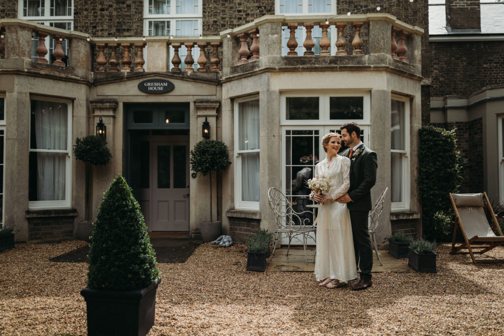 Ethical Vintage Elopement in Cambridge With 1940's Dress and Styling