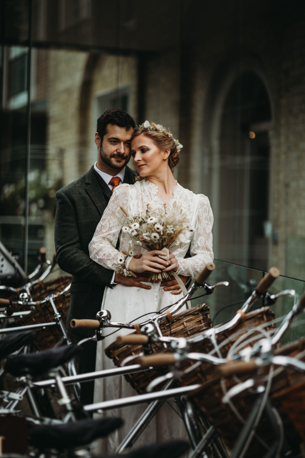 Ethical Vintage Elopement in Cambridge With 1940's Dress and Styling