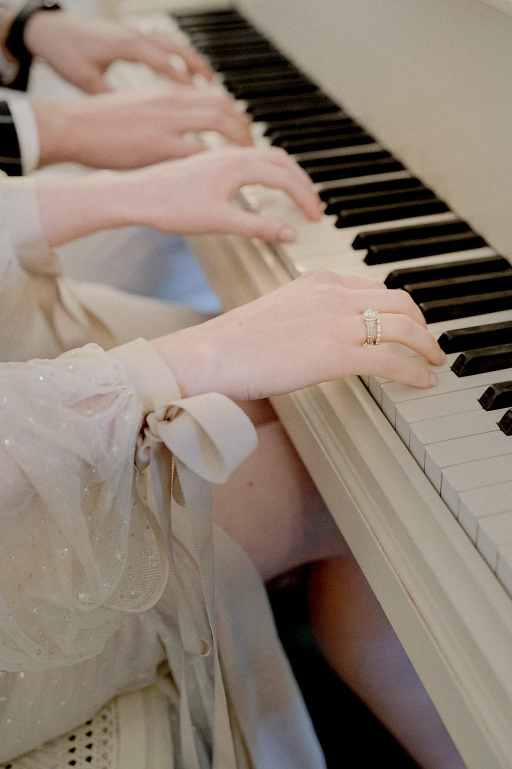 Luxury Picnic Wedding With Chic Victorian Inspiration