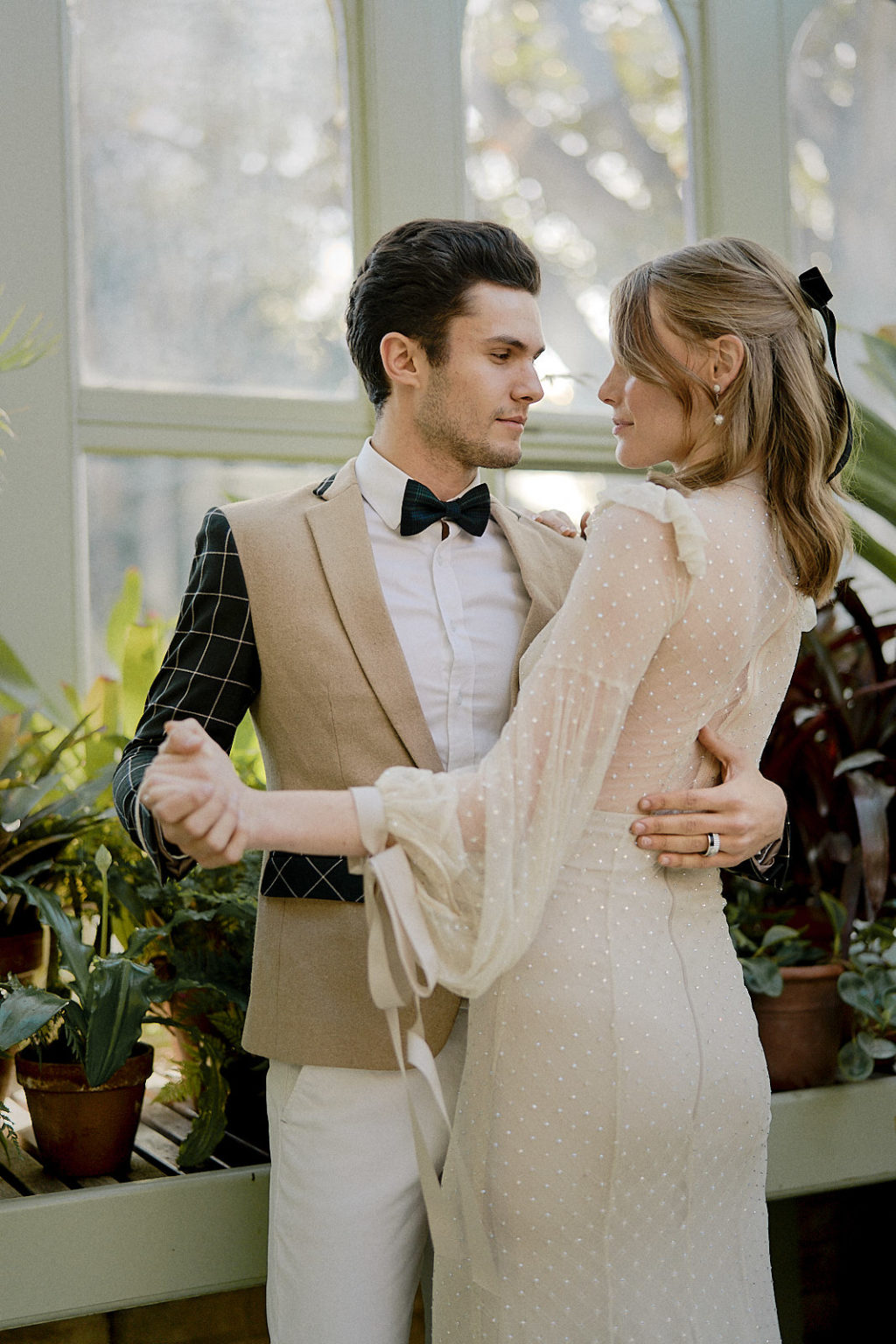 Luxury Picnic Wedding With Chic Victorian Inspiration