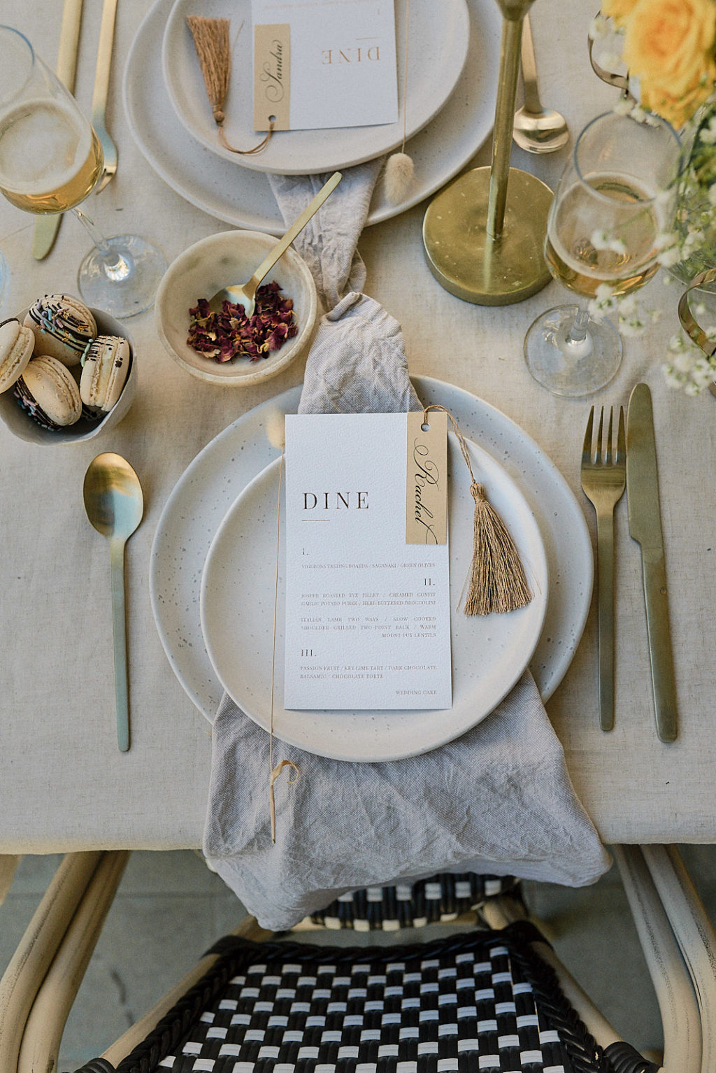 Luxury Picnic Wedding With Chic Victorian Inspiration