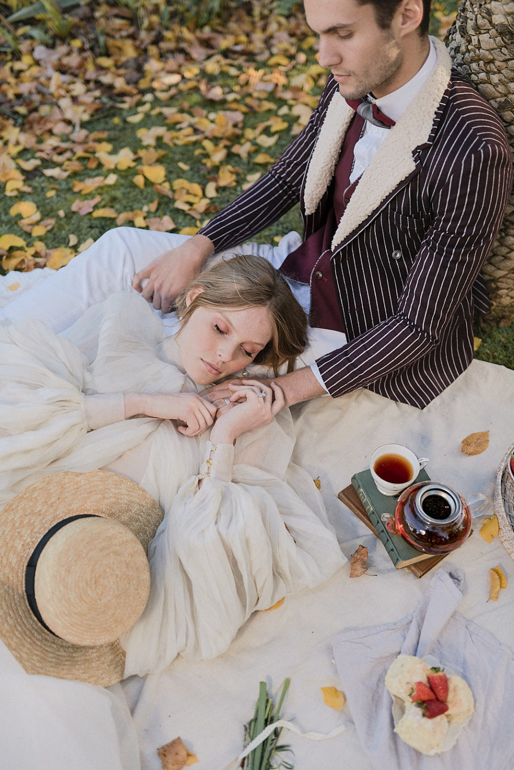 Luxury Picnic Wedding With Chic Victorian Inspiration