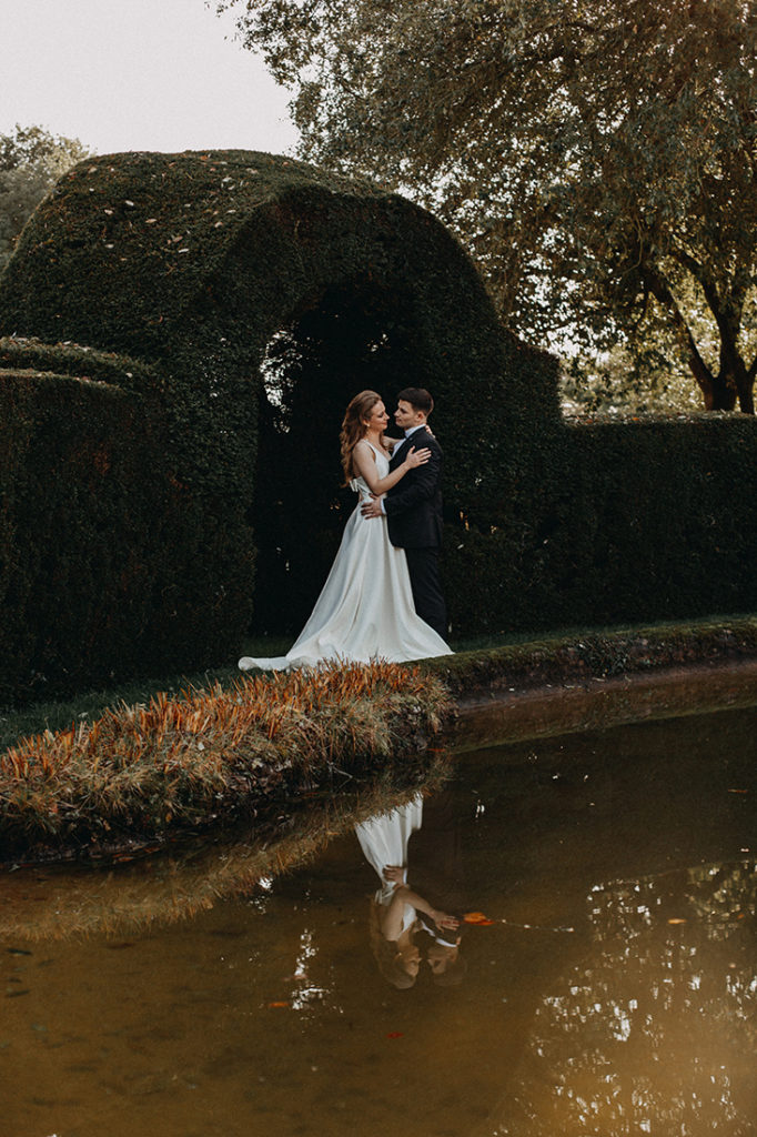 Luxurious Romantic Wedding At Hale Park With Simple Chic Dresses