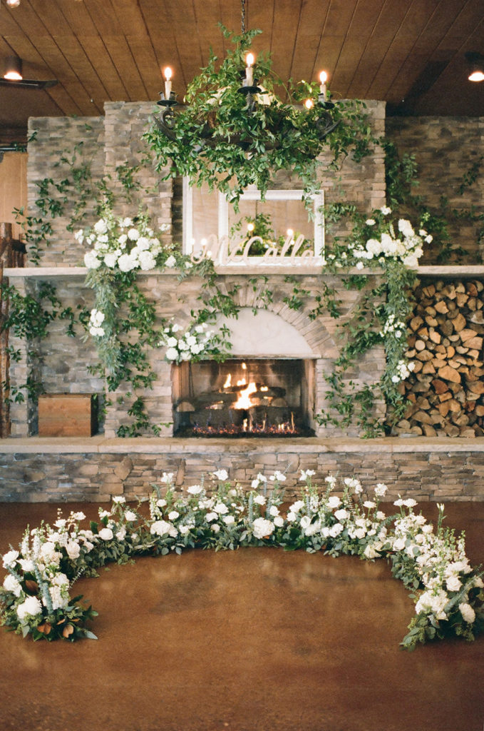 Chic Mountain Ranch Winter Wedding at Albert’s Lodge, Colorado, USA