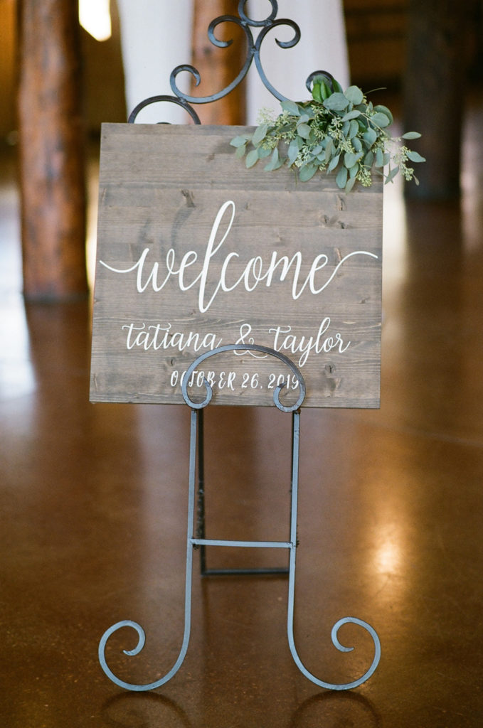 Chic Mountain Ranch Winter Wedding at Albert’s Lodge, Colorado, USA