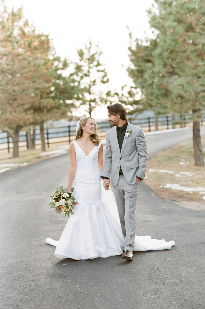 Chic Mountain Ranch Winter Wedding at Albert’s Lodge, Colorado, USA