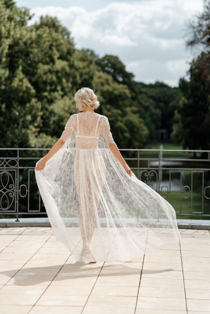 Bridal Prep: Chic Modern Wedding Inspiration at Schloss Teutschenhal Castle, Germany