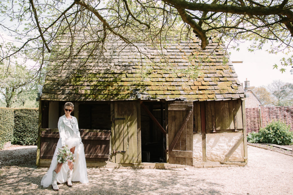 Rustic Elegant Wedding Inspiration at Sulgrave Manor, Northamptonshire