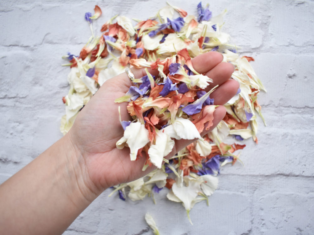 eco-frendly wedding confetti