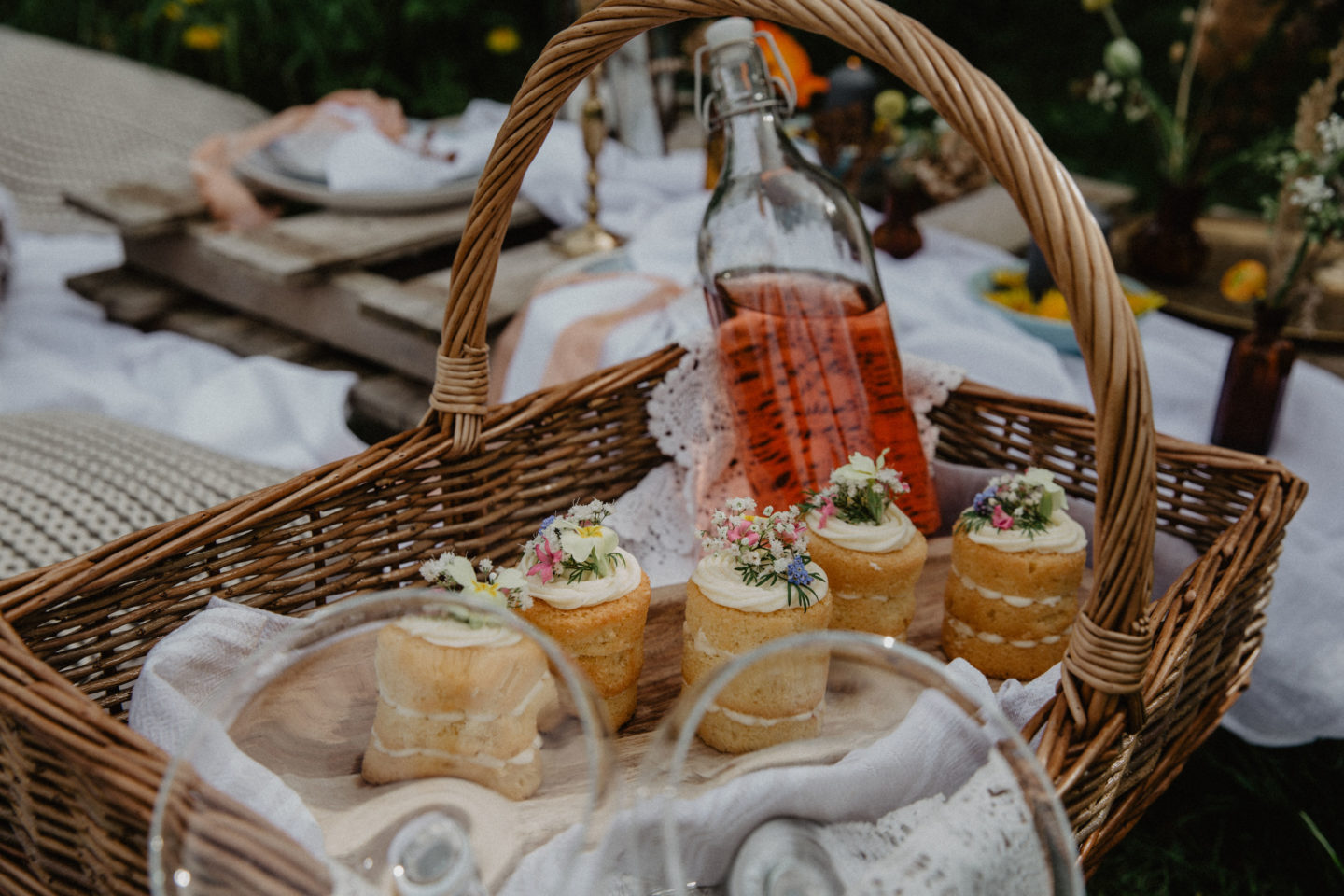 Romantic Styling Ideas For Small Intimate Weddings - PICNIC