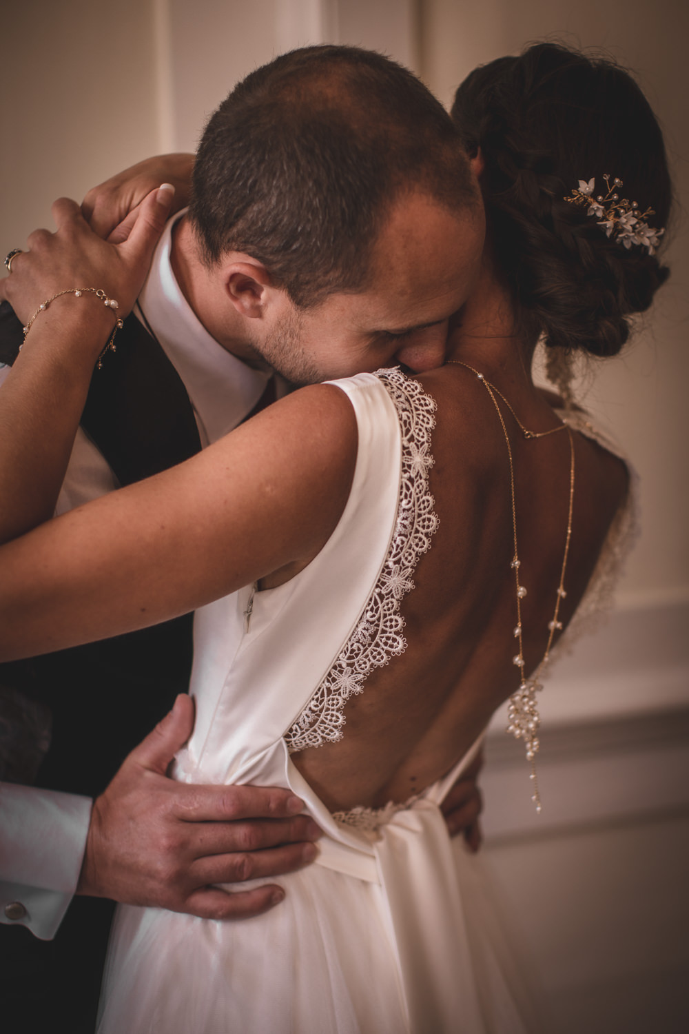 Rustic Intimate Wedding With Romantic Vibes at Findon Manor