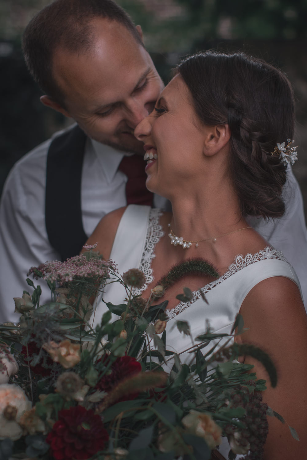 Rustic Intimate Wedding With Romantic Vibes at Findon Manor