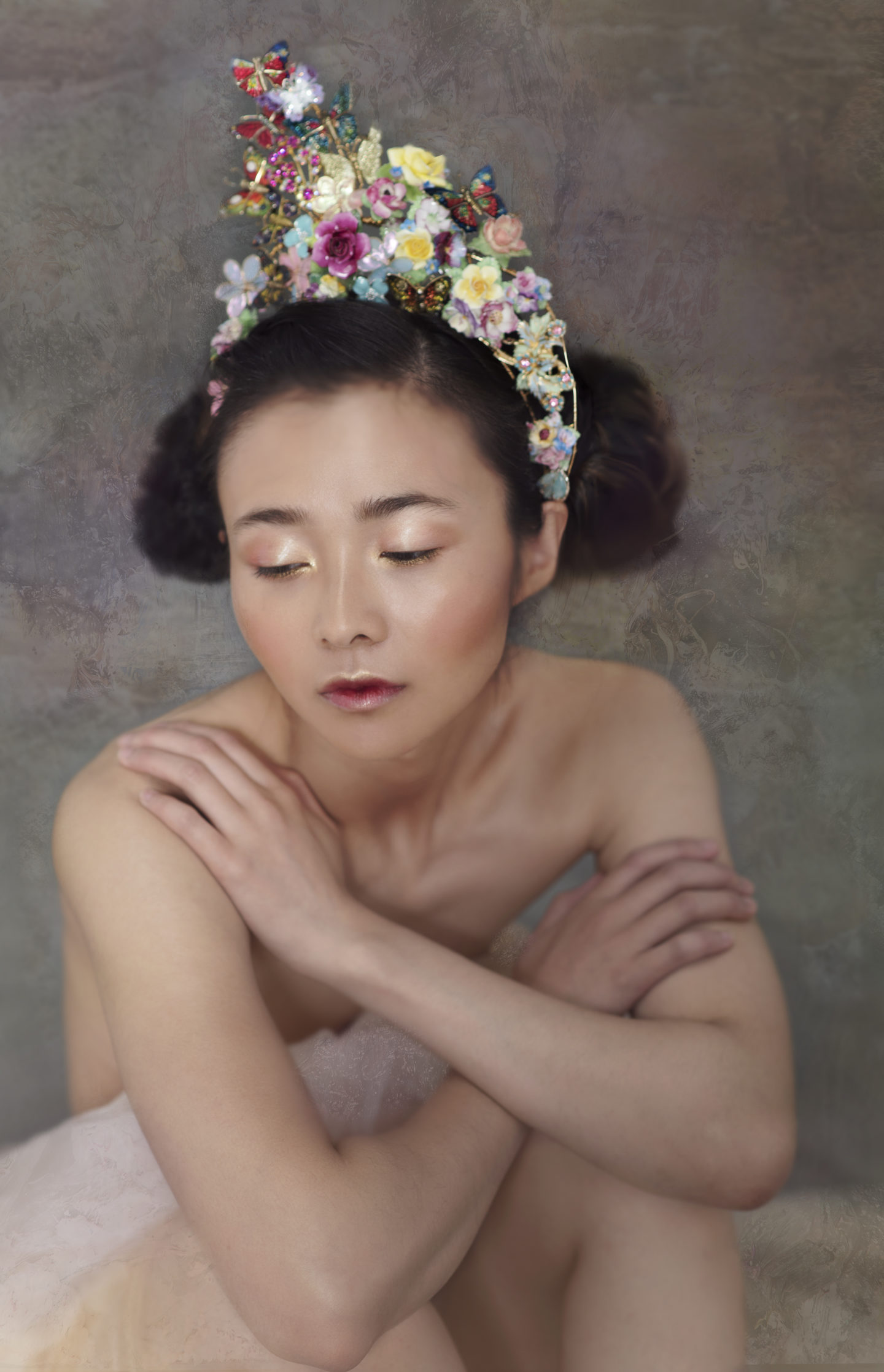Re-cycled Floral Bridal Accessories For An Avant Garde Wedding Look