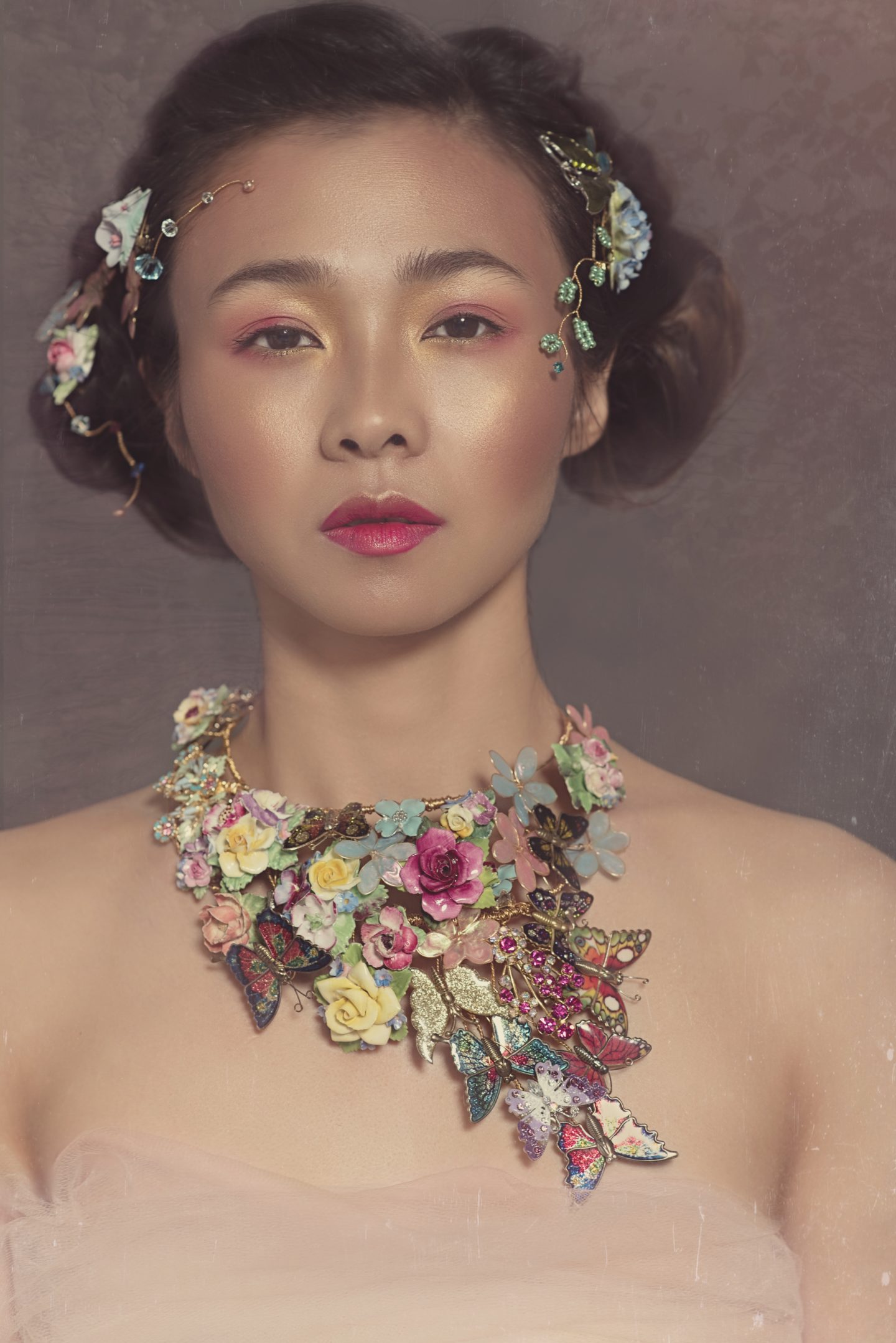 Re-cycled Floral Bridal Accessories For An Avant Garde Wedding Look