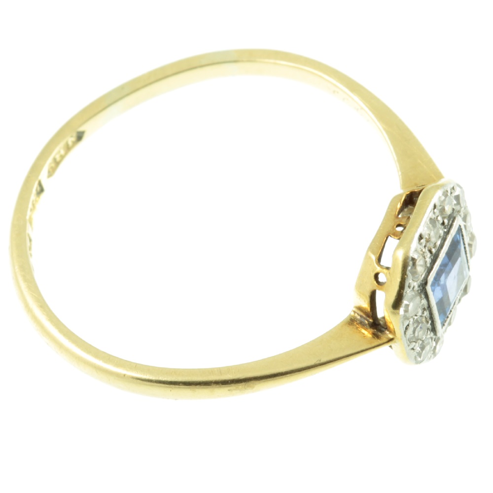 5 Reasons To Buy An Antique Engagement Ring With Carus Jewellery