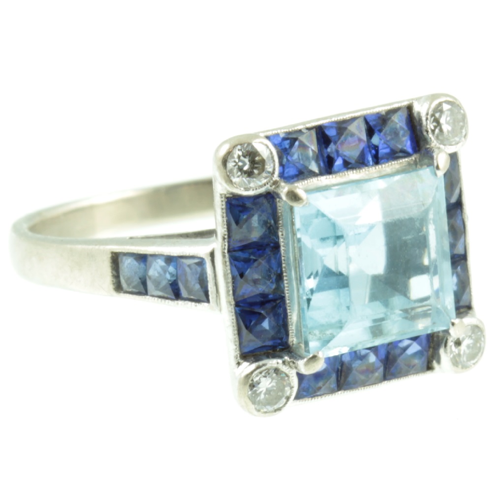 5 Reasons To Buy An Antique Engagement Ring With Carus Jewellery