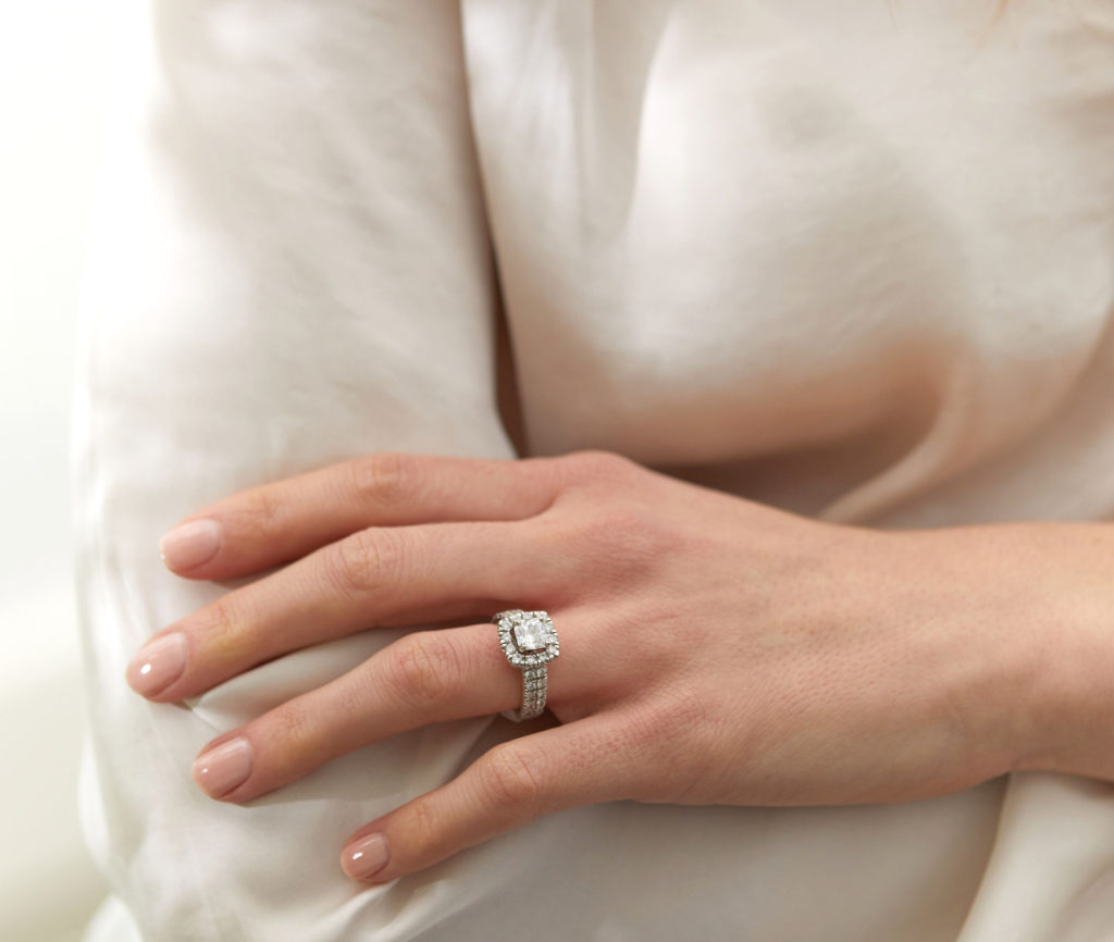 How to Choose an Engagement Ring Setting 