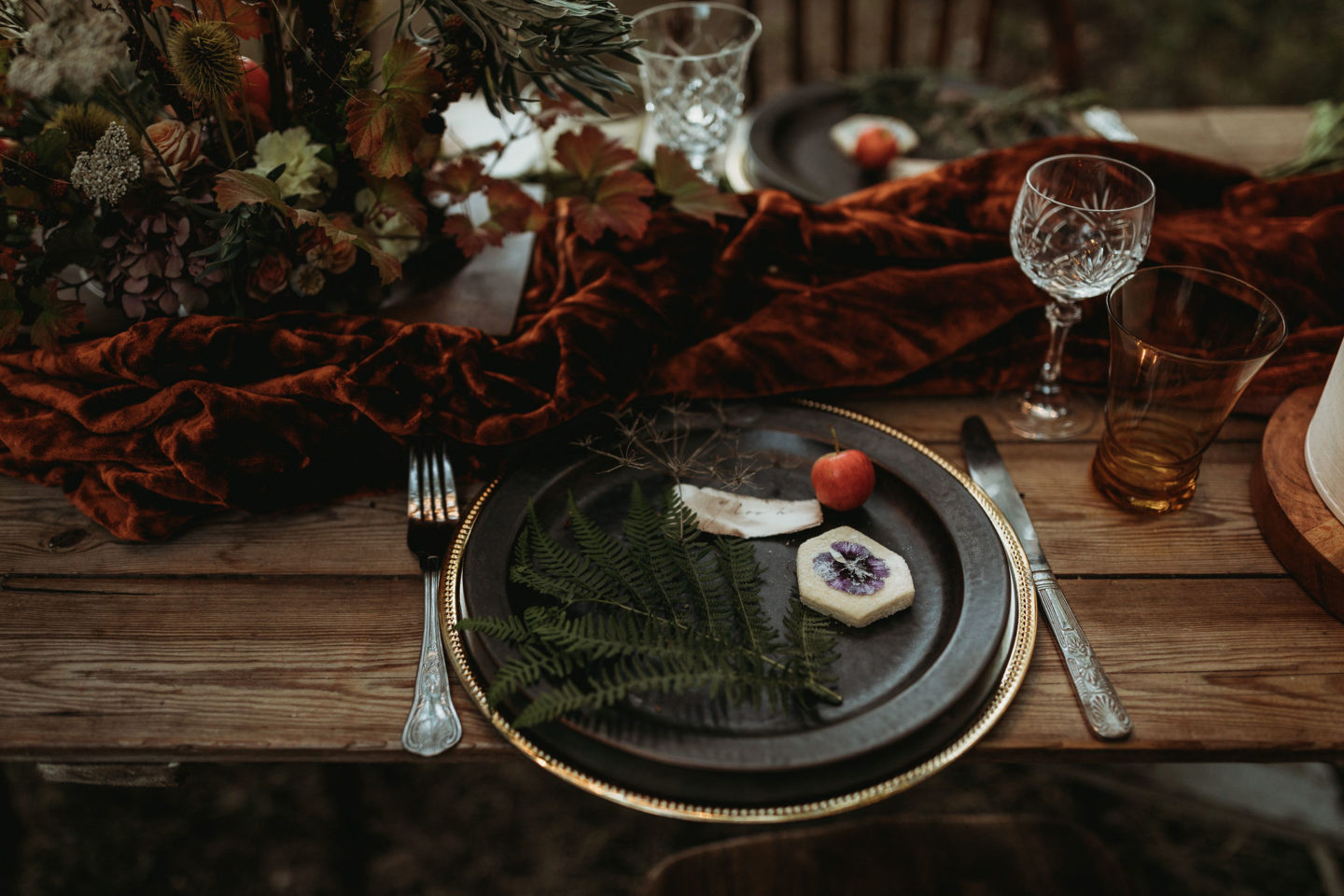 Eco-Weddding At Wellington Wood With Autumn Folklore Vibes