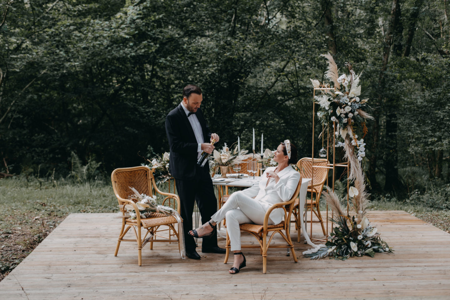 Modern Luxe Outdoor Wedding at Once Upon a Woodland, Hurley