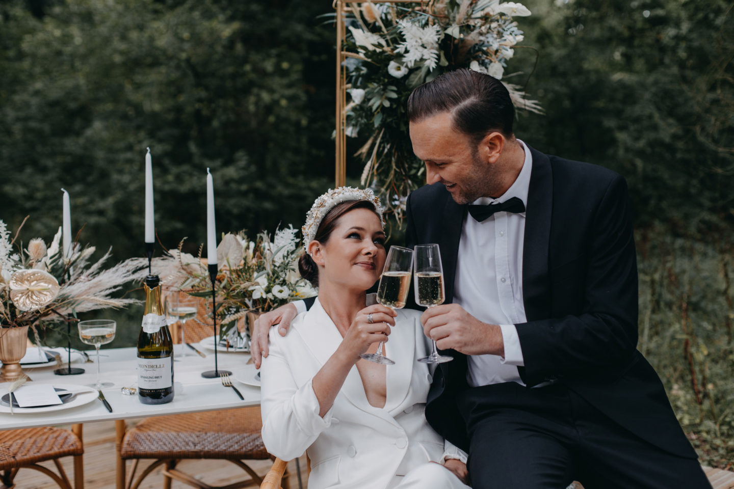 Modern Luxe Outdoor Wedding at Once Upon a Woodland, Hurley