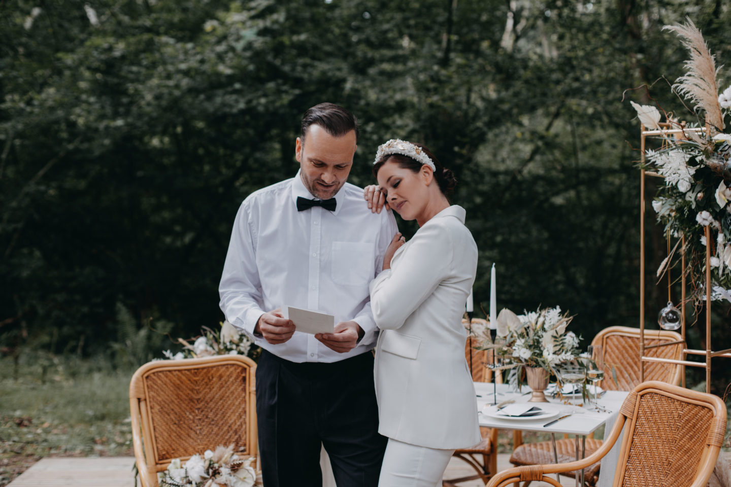 Modern Luxe Outdoor Wedding at Once Upon a Woodland, Hurley
