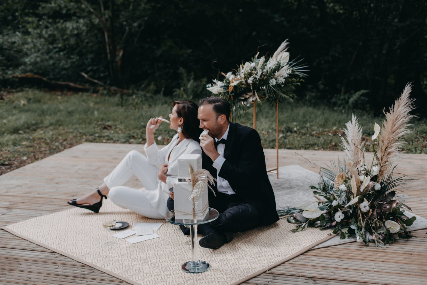 Modern Luxe Outdoor Wedding at Once Upon a Woodland, Hurley