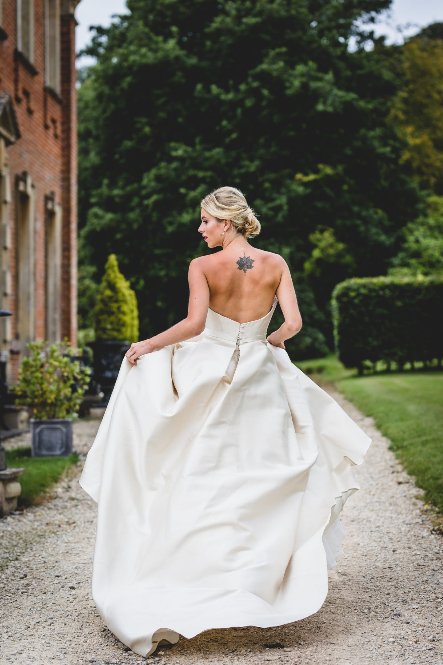 Elegant Autumn Wedding Inspiration With Traditional Vibes at Crowcombe Court Somerset